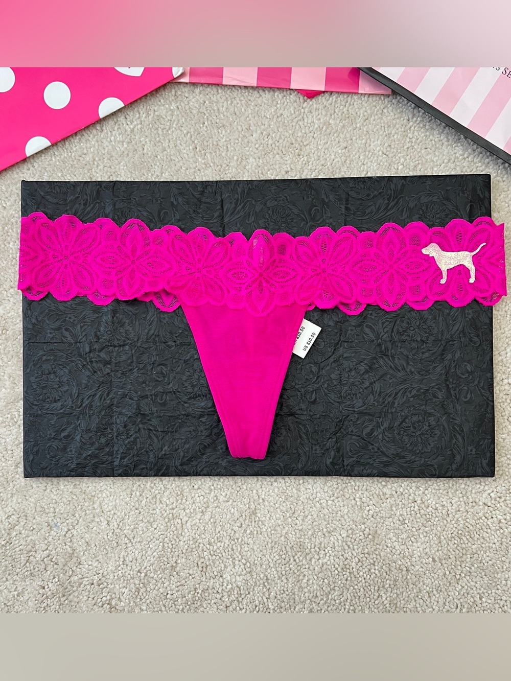 NWT Victoria’s Secret PINK Dog Logo Graphic Lace Trim Thong Panties VS Large L